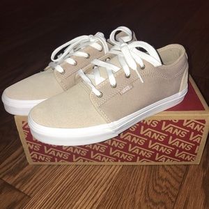 Chukkalow vans